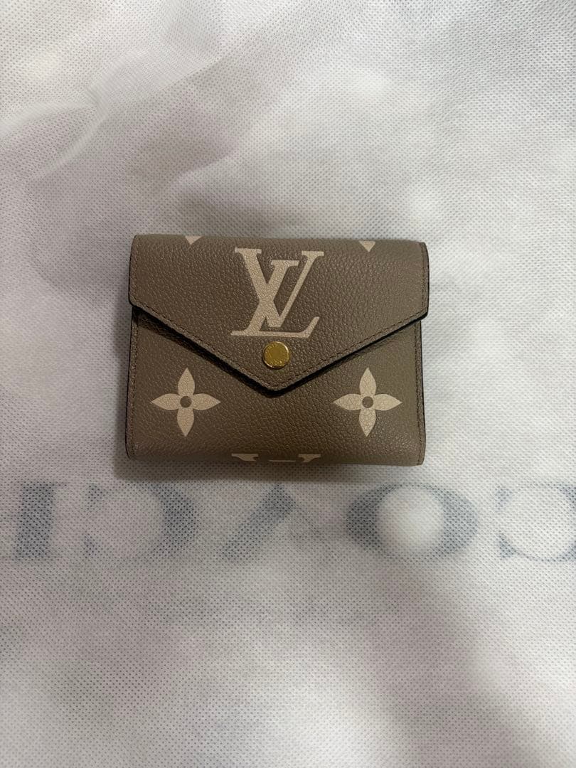 ヴィトン ポルトフォイユ・ヴィクトリーヌ