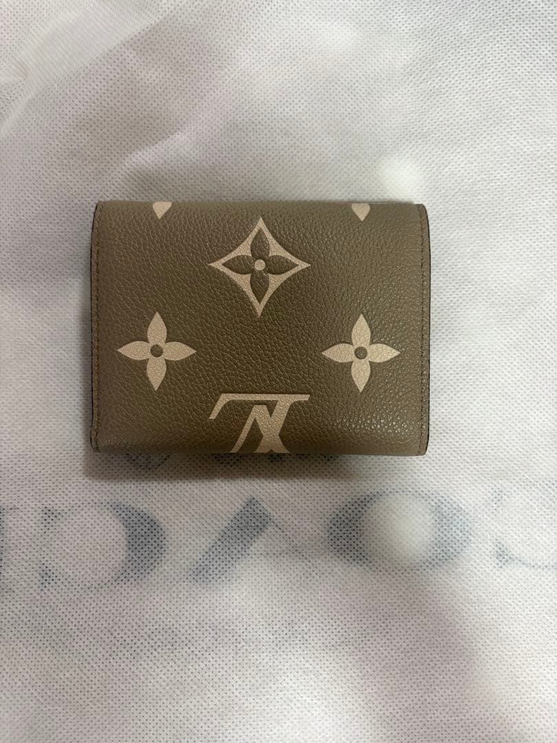 ヴィトン ポルトフォイユ・ヴィクトリーヌ