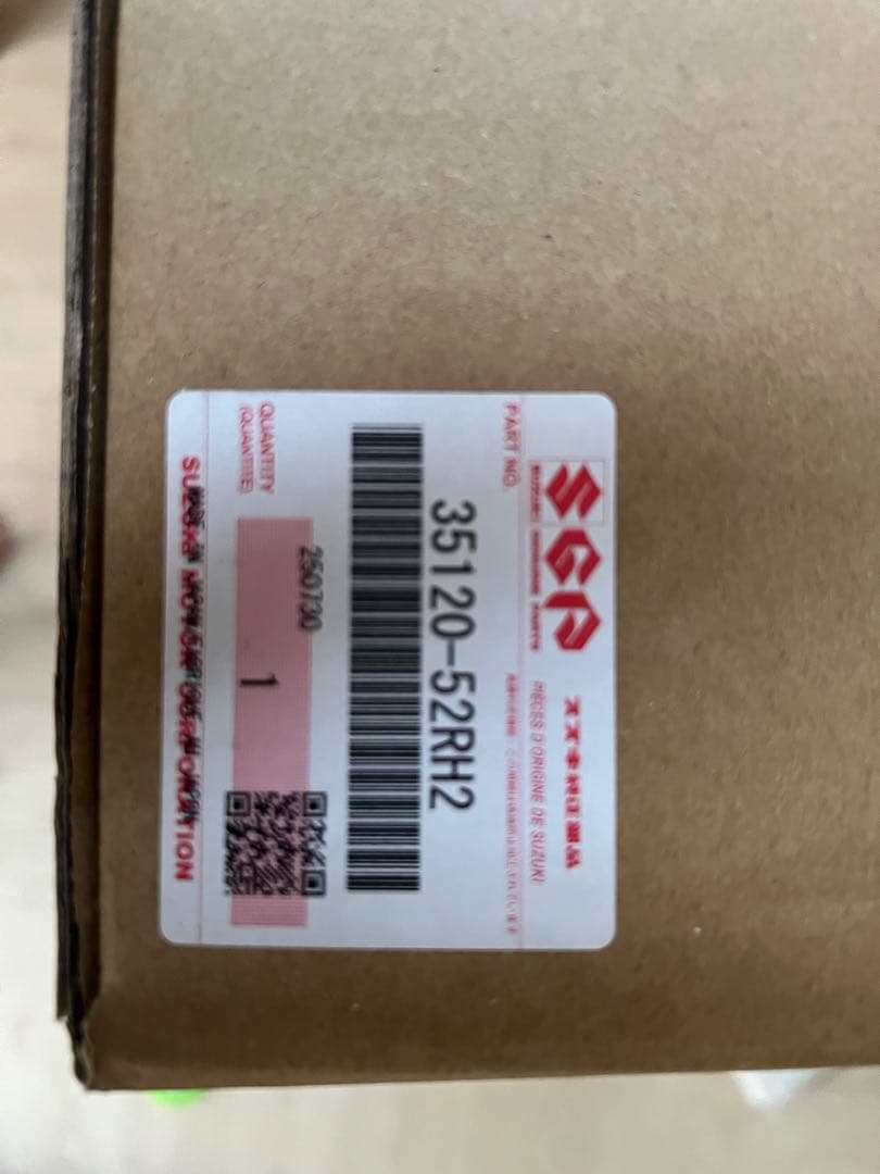 スイフトスポーツ　右 ヘッドライトユニット35120-52RH2