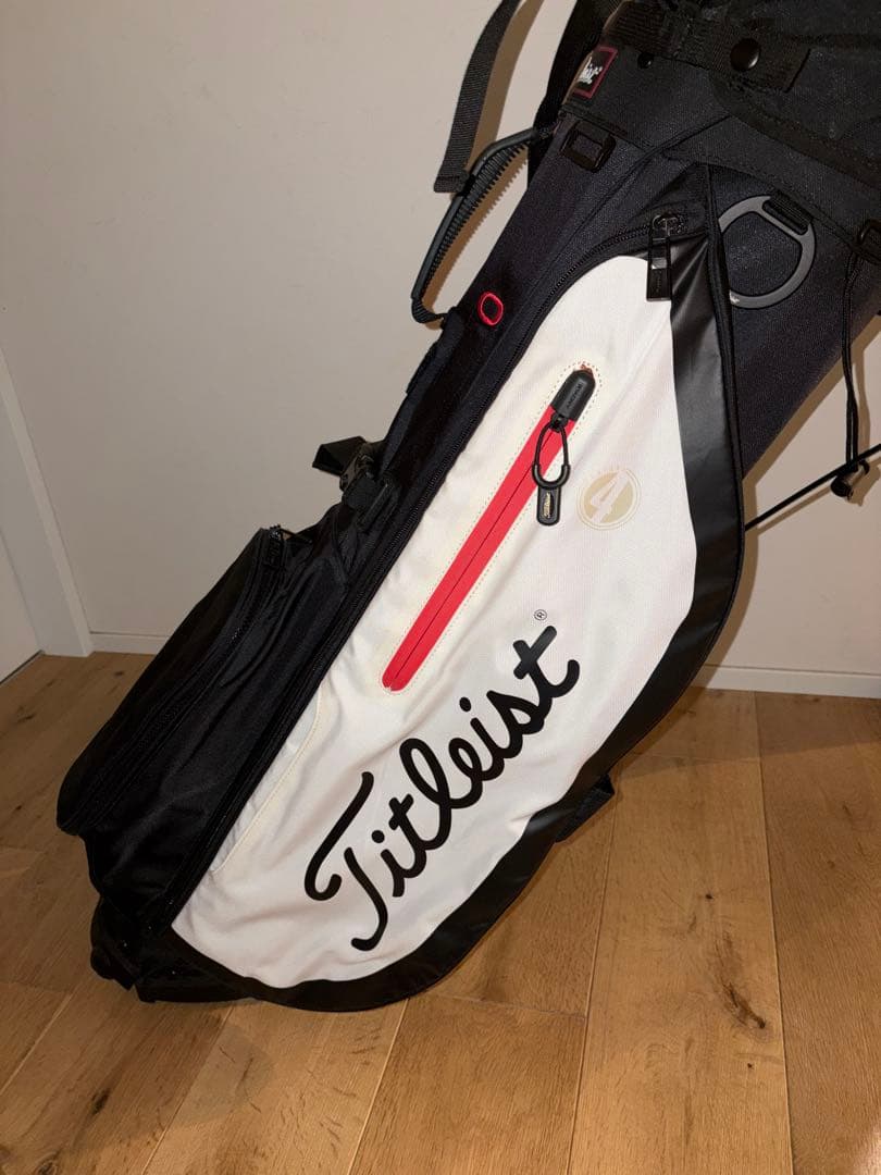 Titleist プレイヤーズ4 スタンドキャディバッグ 黒/白　8.5型