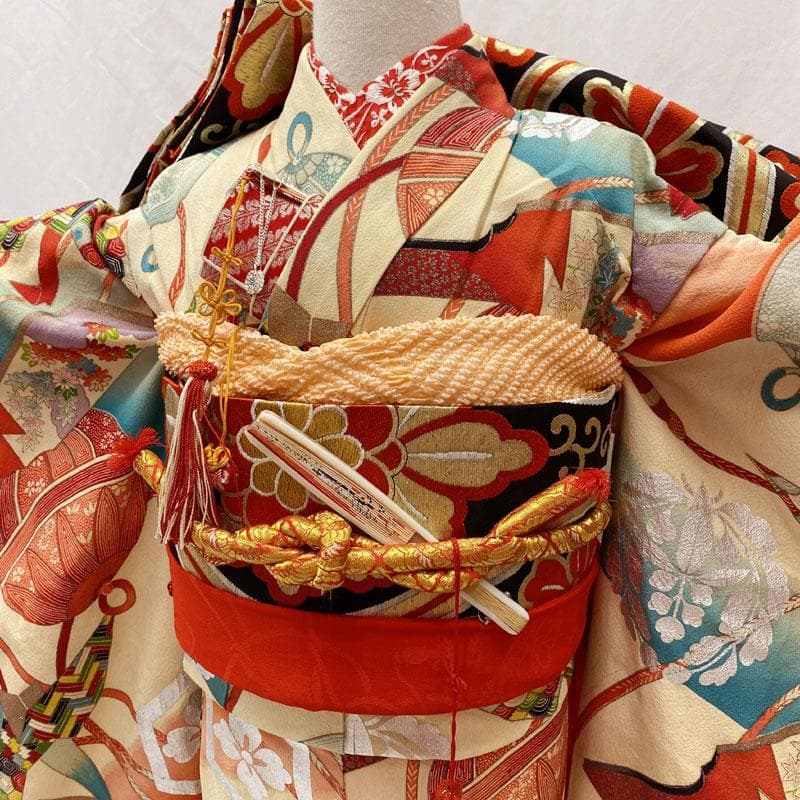 505ag45◎七五三 七歳 女児 アンティーク着物&開き帯 金彩 鈴 総柄◎