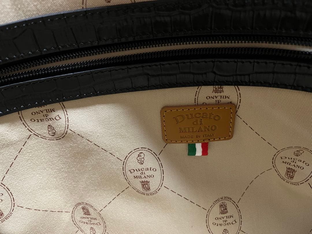 デュカート・デ・ミラノ／Ducato di MILANO 本革 クロコ風
