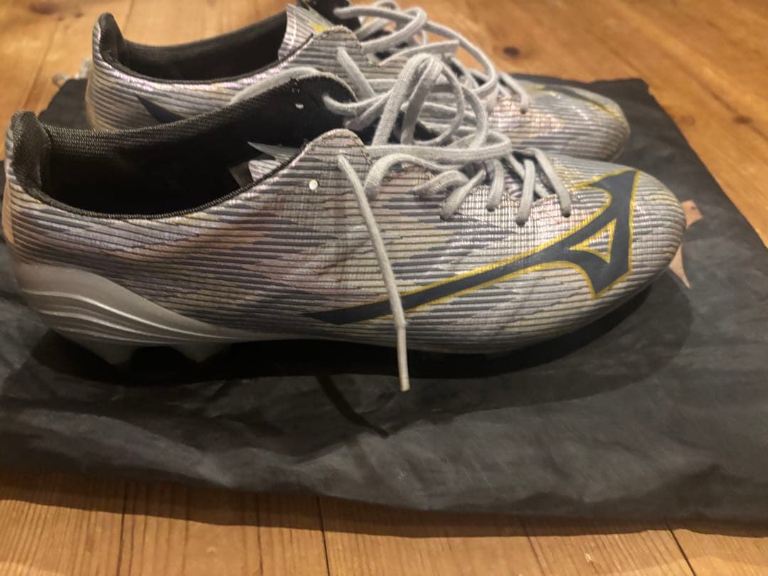 ミズノアルファ2ジャパン　サッカースパイク　袋付き