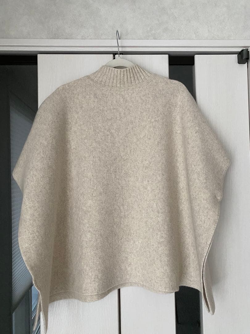 アンプレガント　ニットポンチョ