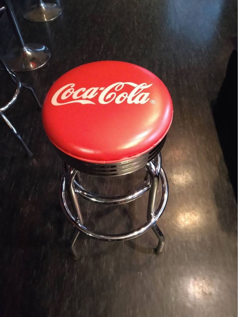 【ZEKUUページ】 Coca-Cola レトロテーブルと椅子セット