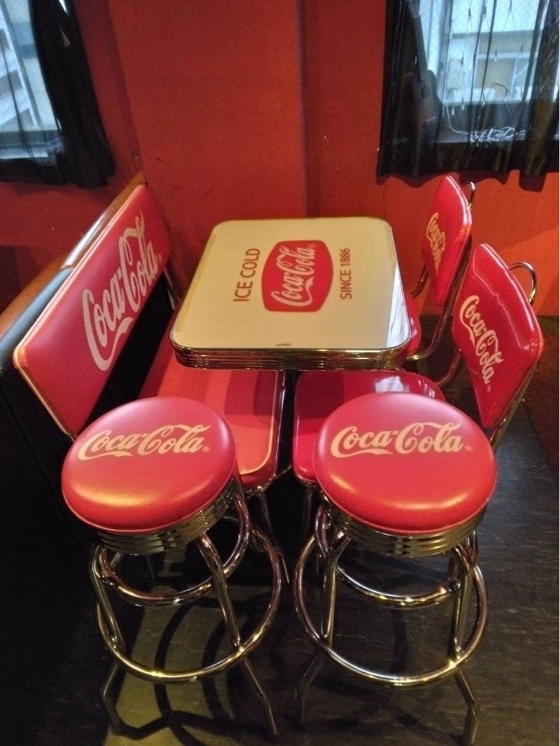 【ZEKUUページ】 Coca-Cola レトロテーブルと椅子セット