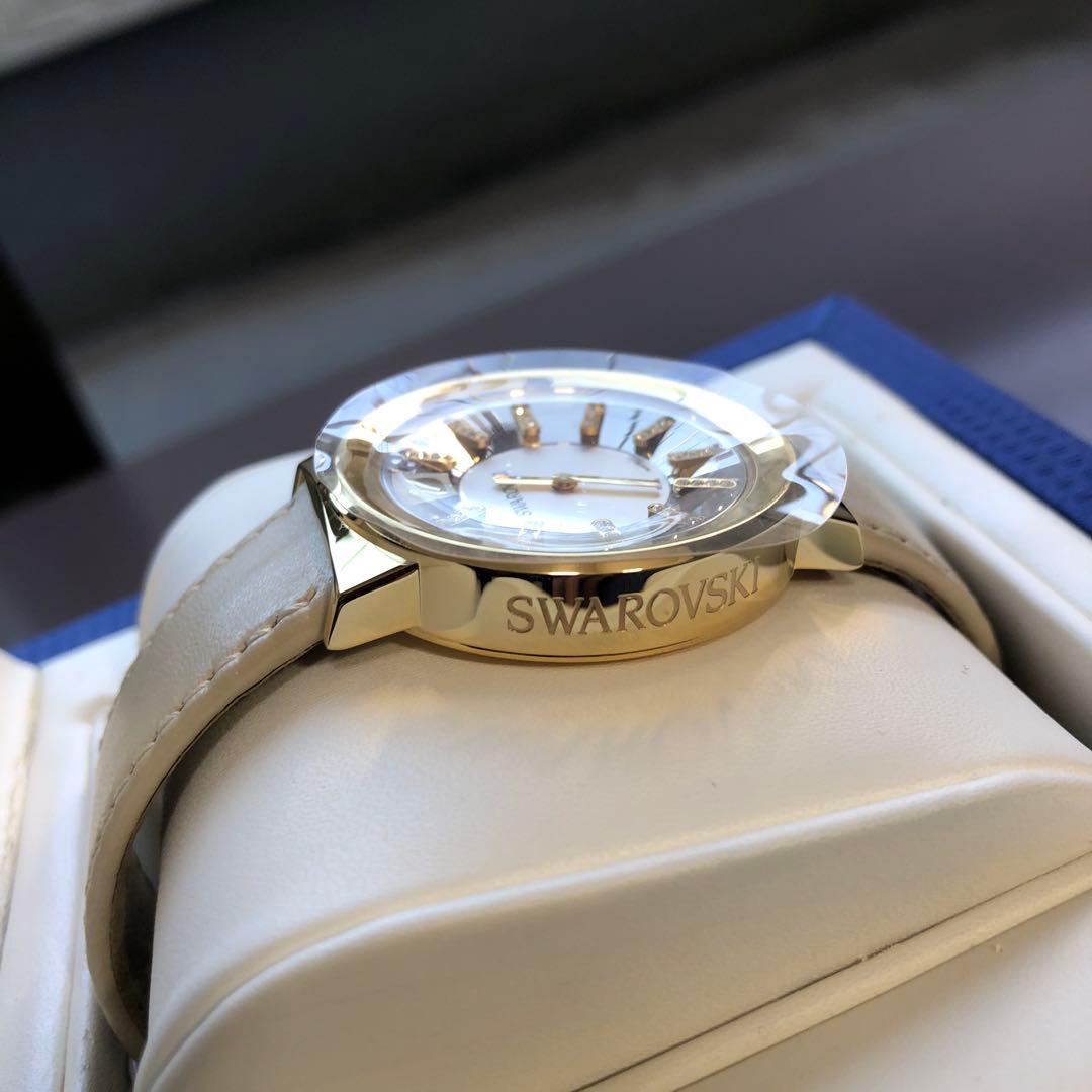 新品SWAROVSKIゴールドレザー腕時計PIAZZAスワロフスキークリスタル