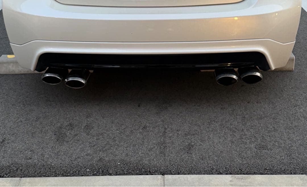 30プリウス 4本出しシルクブレイズマフラー