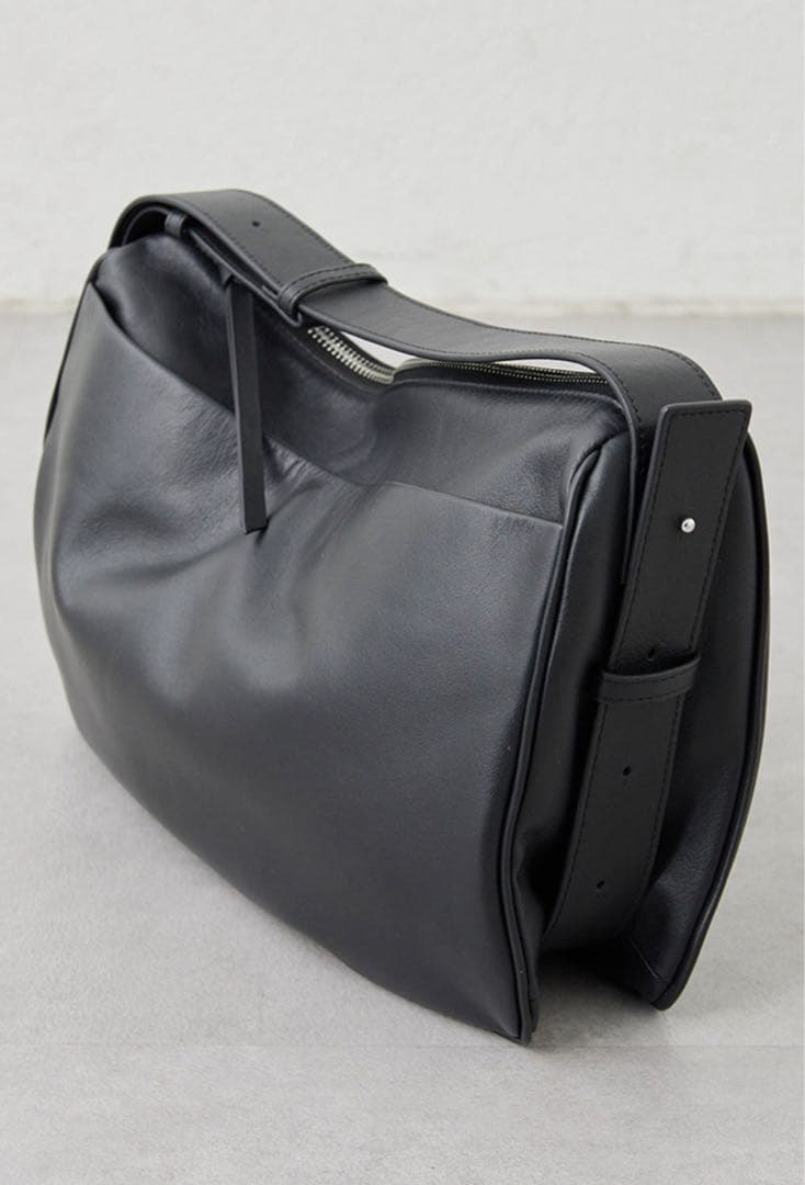 ソフトスクエアショルダーバッグ