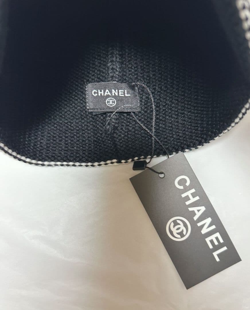 CHANEL ニット帽 黒/白