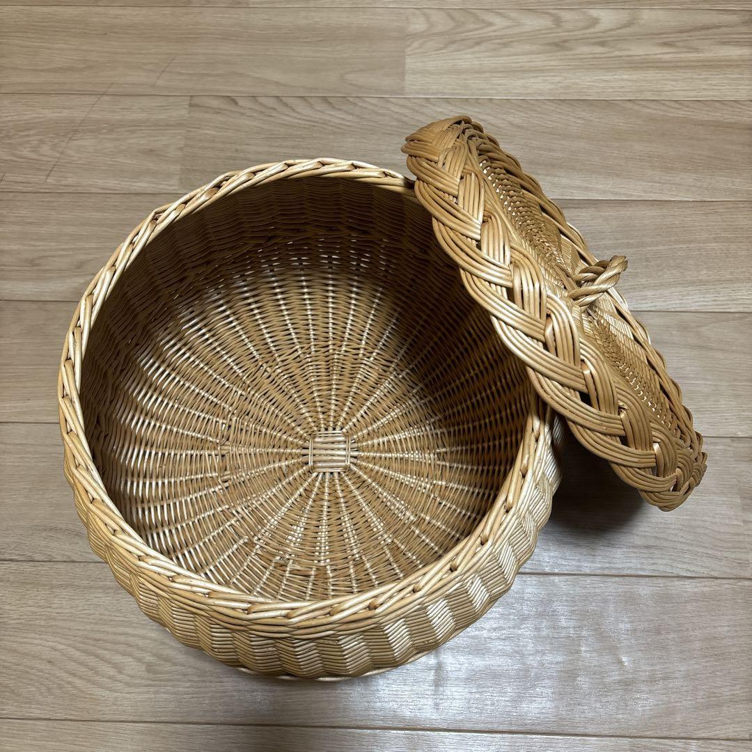 カゴアミドリ　ラトビア　ラウンドバスケット