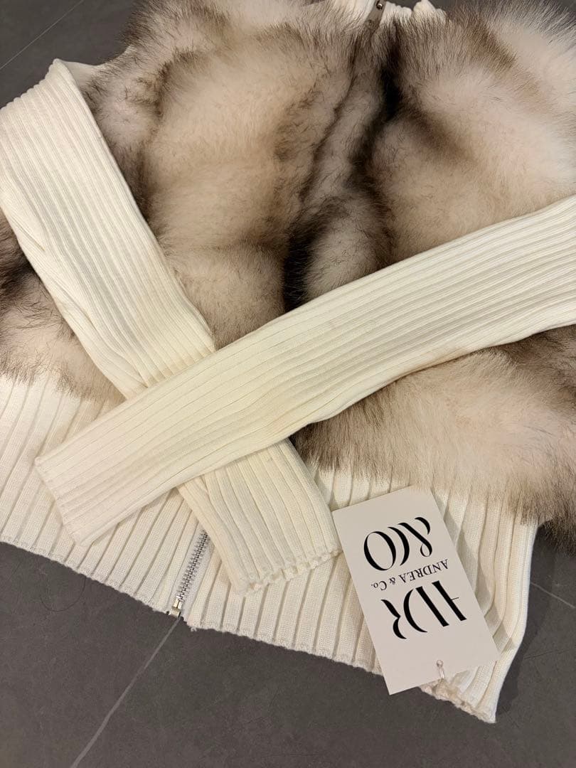 【ANDREA&Co】ファードッキングZIPニット