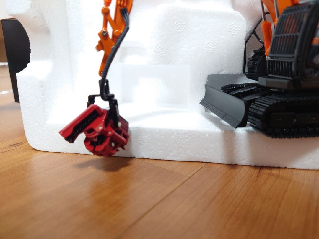 日*立様 日立建機　ZX135USハーベスタ仕様　1/50