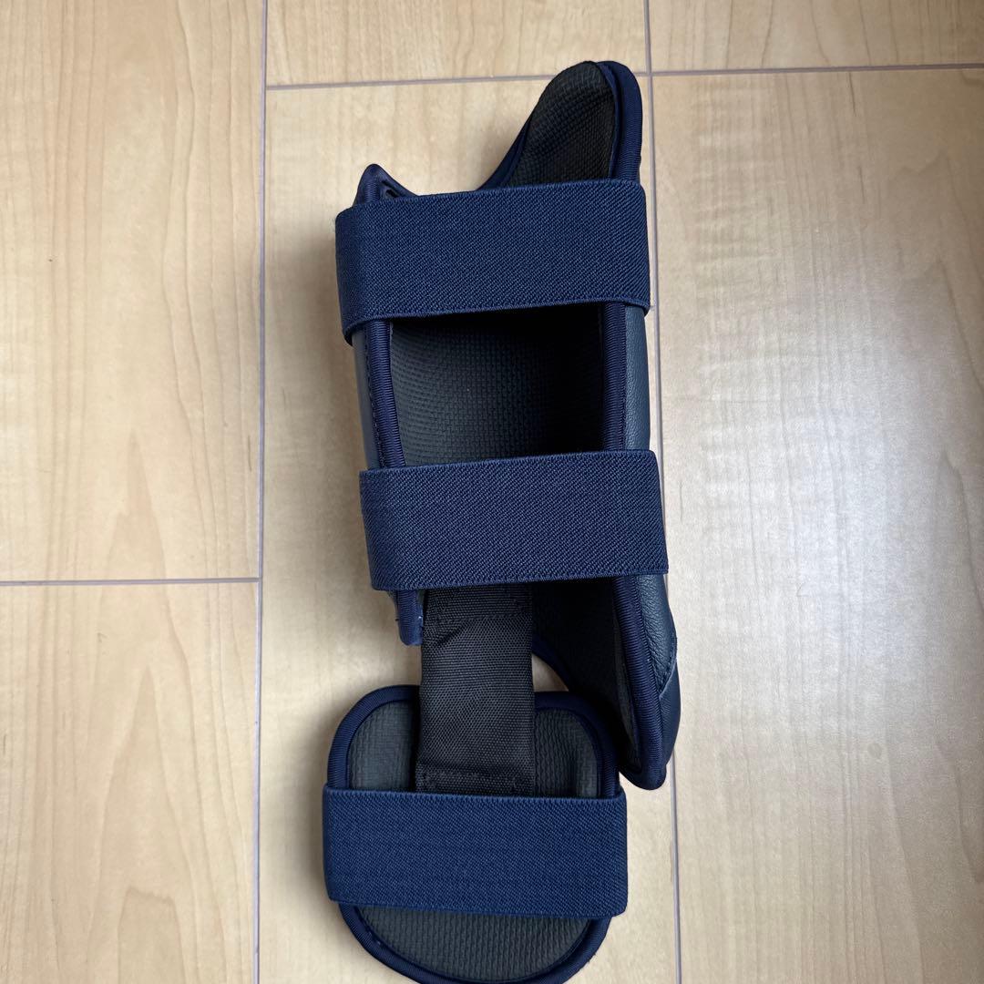 ⚾️BRUCE BOLT PREMIUM PRO ユース フットガード 右打者用