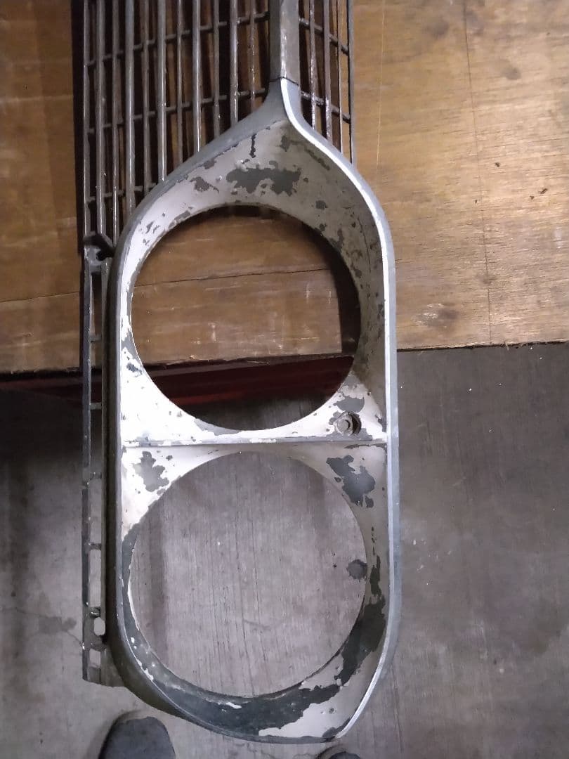 ぐっちさんは専用プリンススカイラインS50　54系グリル一式