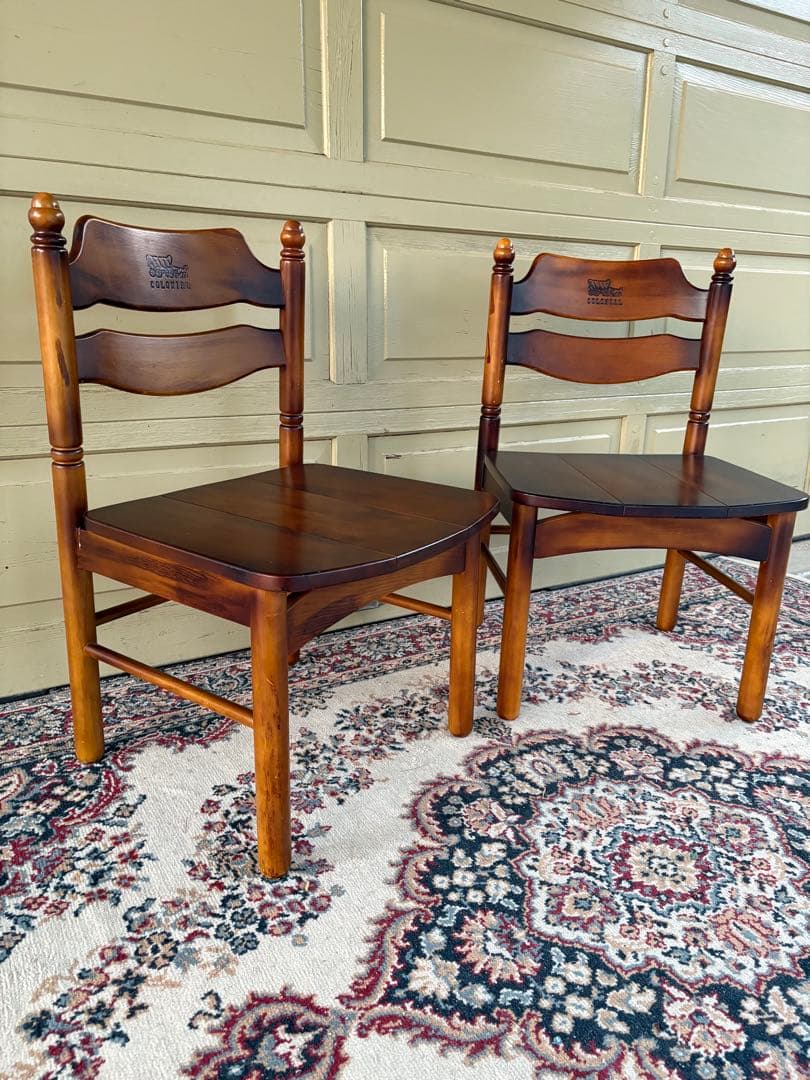 90年代 オールドカリモク椅子 2脚セットコロニアル ダイニングチェア 馬車刻印