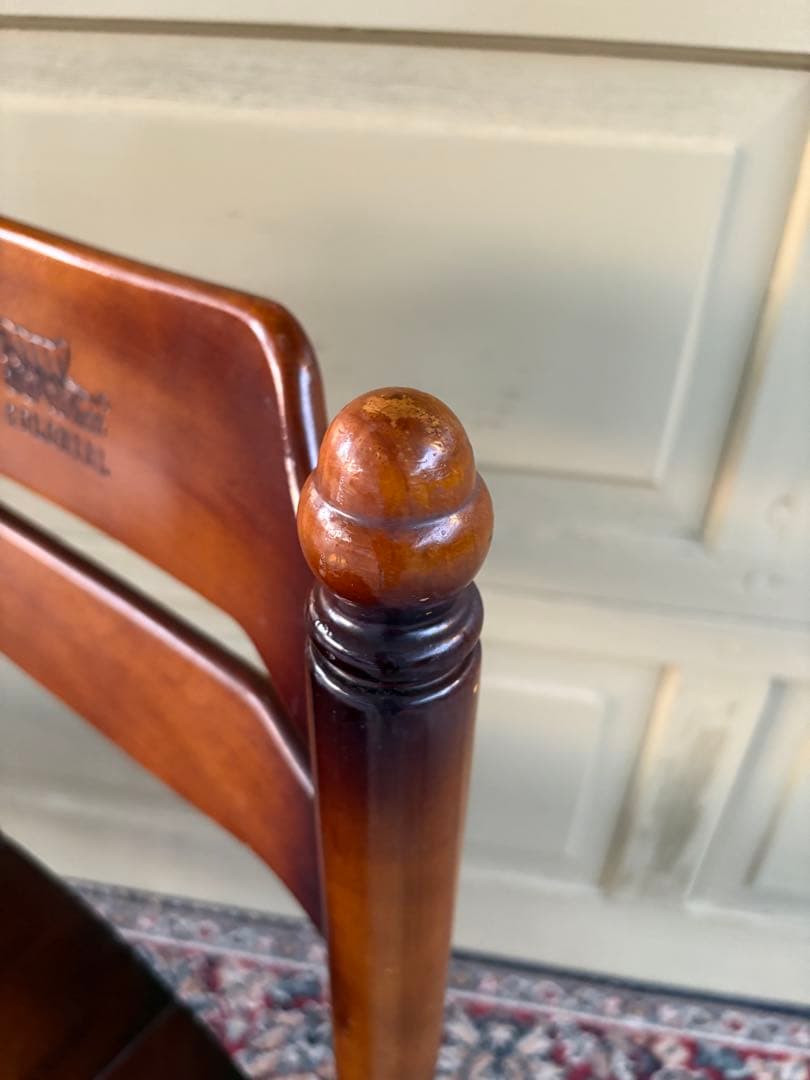 90年代 オールドカリモク椅子 2脚セットコロニアル ダイニングチェア 馬車刻印