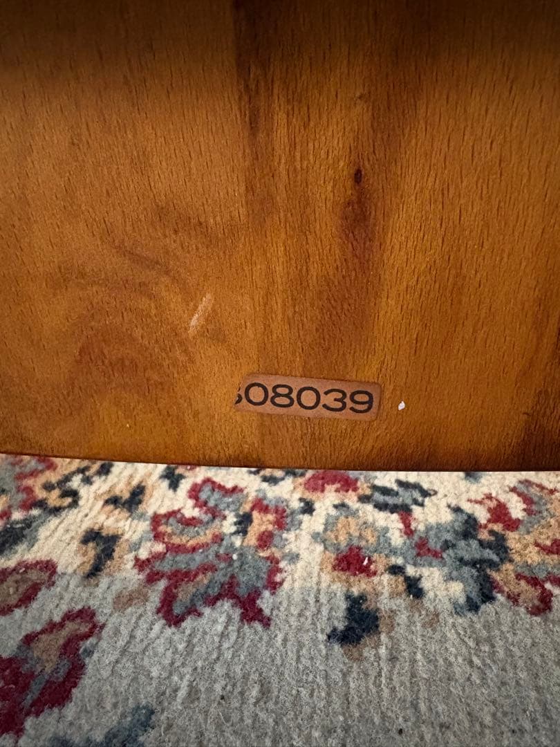 90年代 オールドカリモク椅子 2脚セットコロニアル ダイニングチェア 馬車刻印