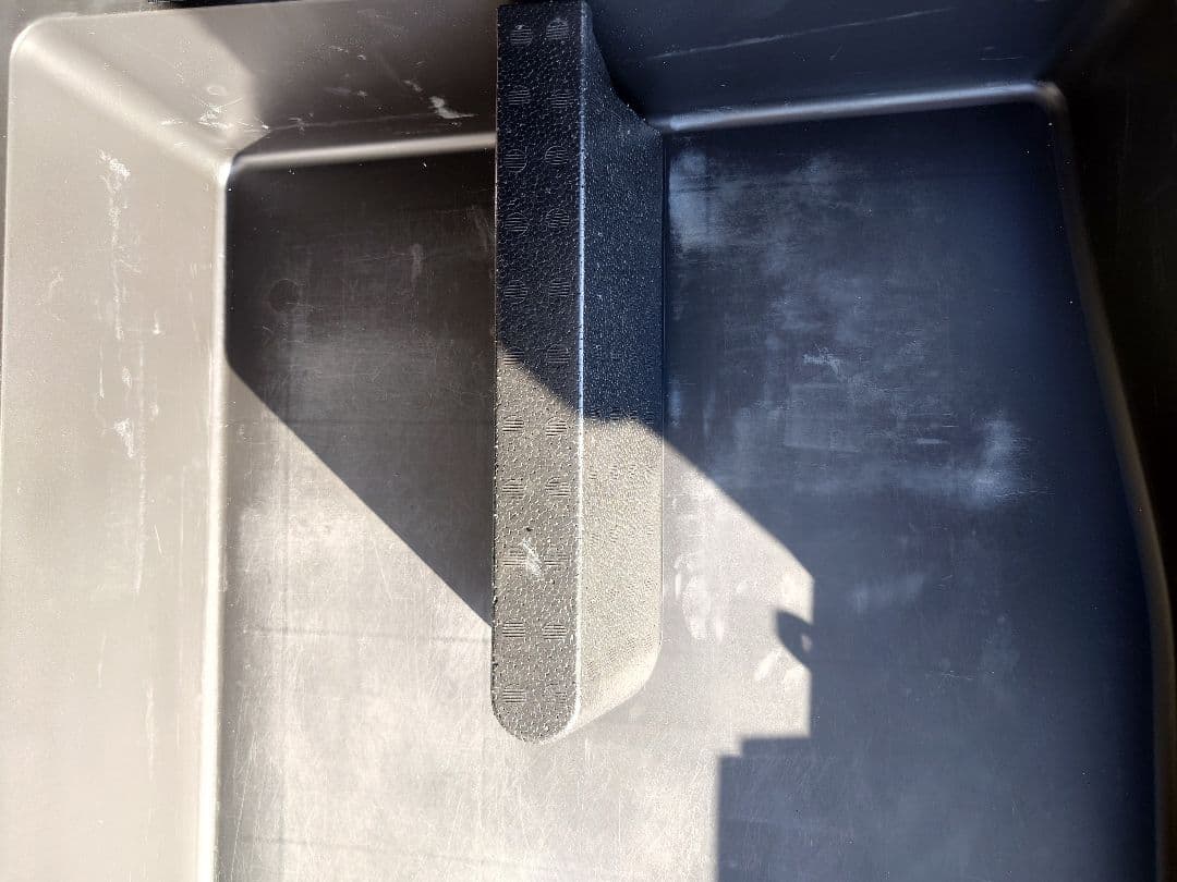 日産　ノート　オーラ　E13 ラゲッジアンダーボックス　送料込