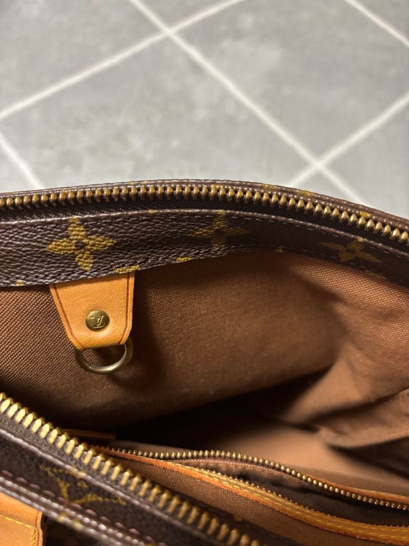 ルイヴィトン　ショルダーバック（レア・中古美品）ガバピアノ