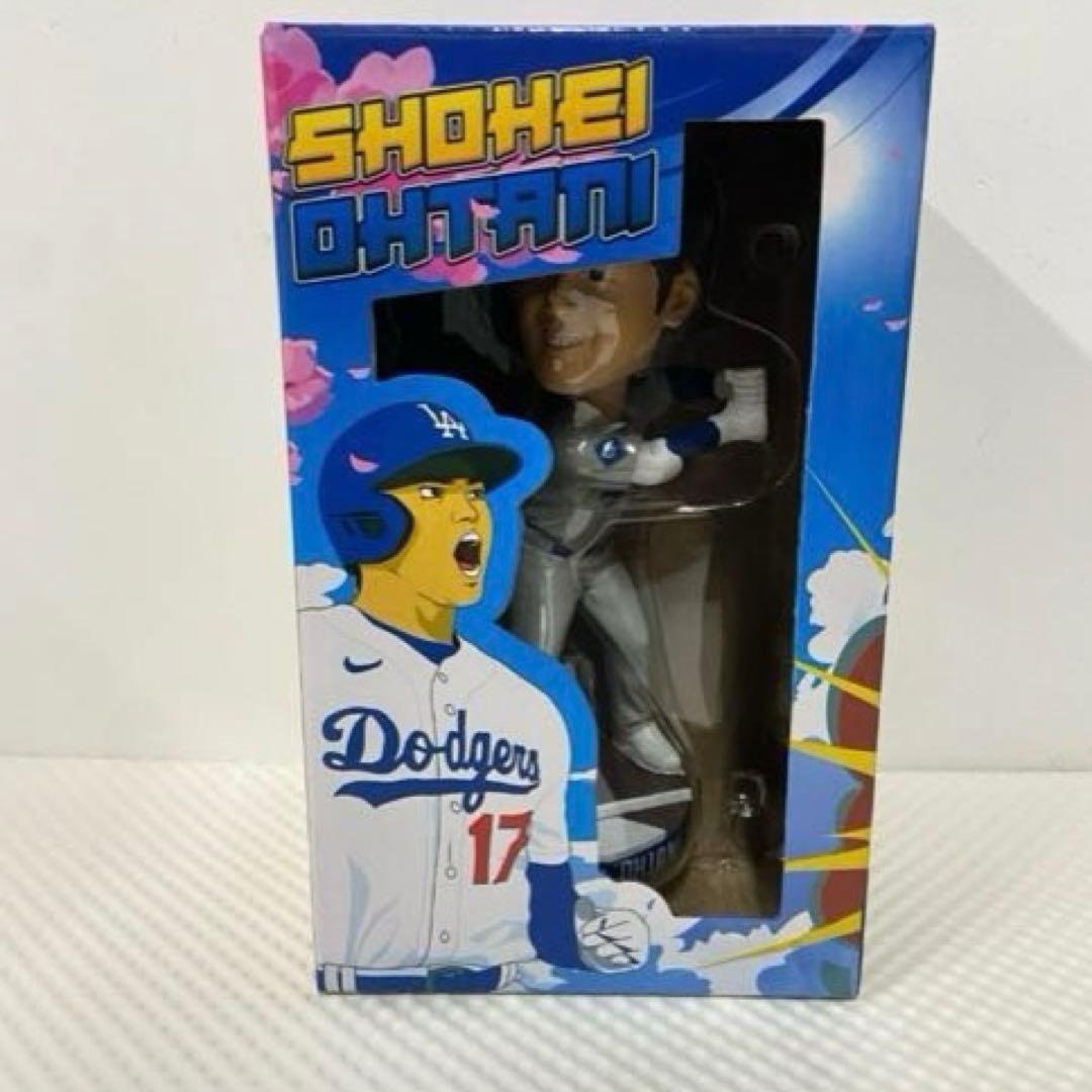 大谷翔平ボブルヘッド。ドジャース5/16球場配布、グレービジターユニフォーム2点