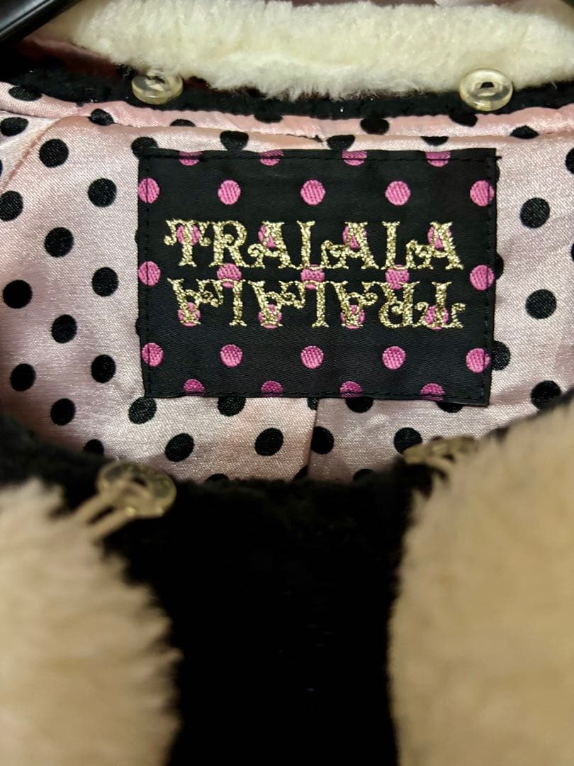 激レア☆TRALALA 黒のファー付きポンチョ