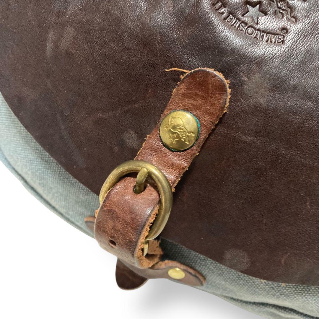 【ヴィンテージ】イルビゾンテ　ショルダーバッグ　サコッシュ　レザー　ロゴ型押し