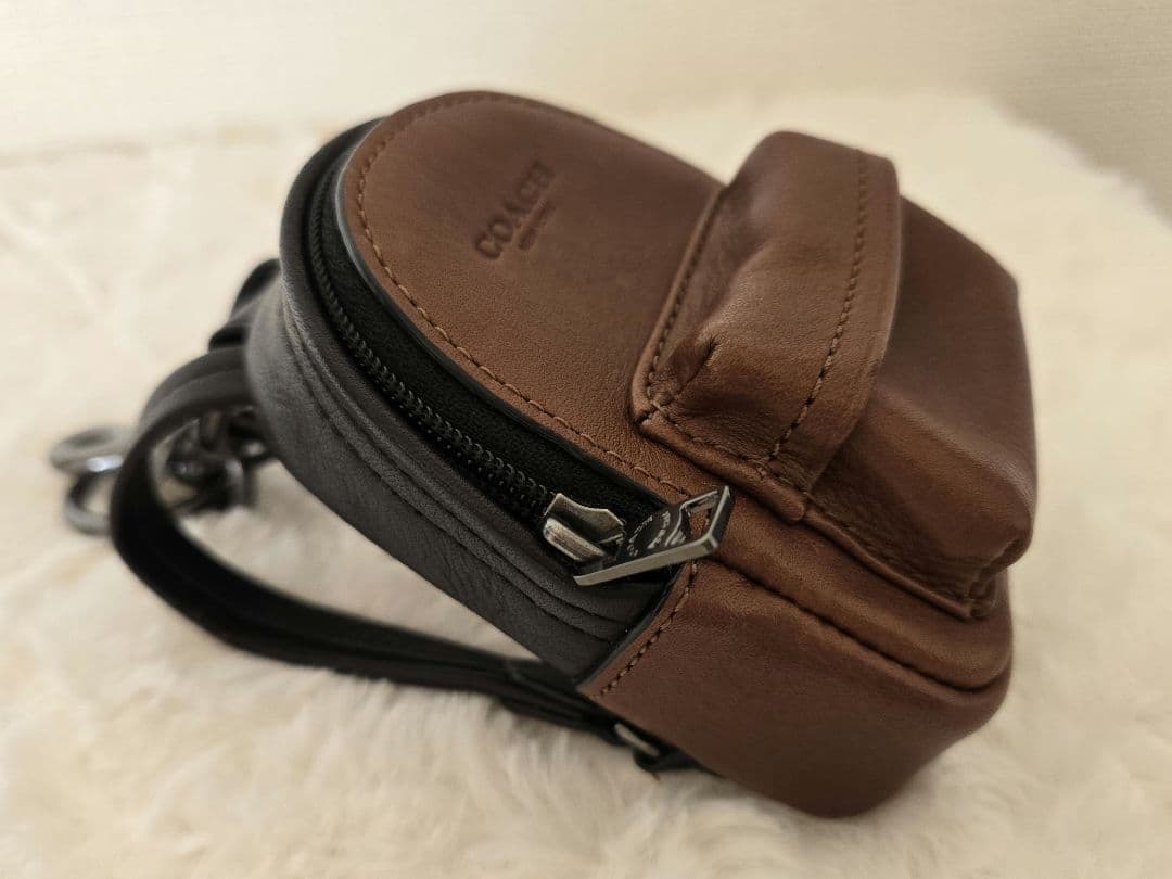 COACH ブラウン ミニリュック型キーケース