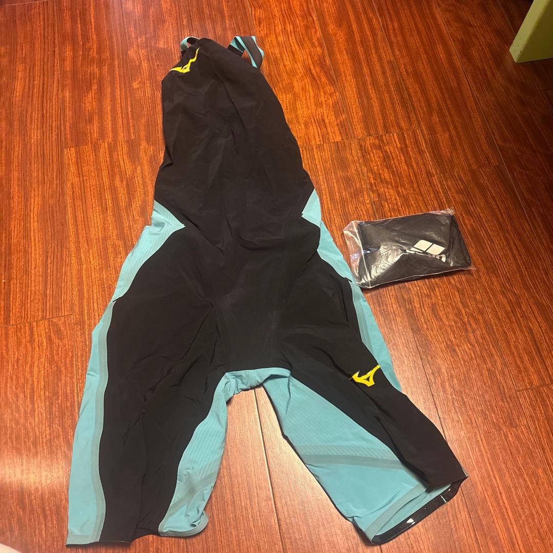 Mizuno スポーツ用水着 黒/水色