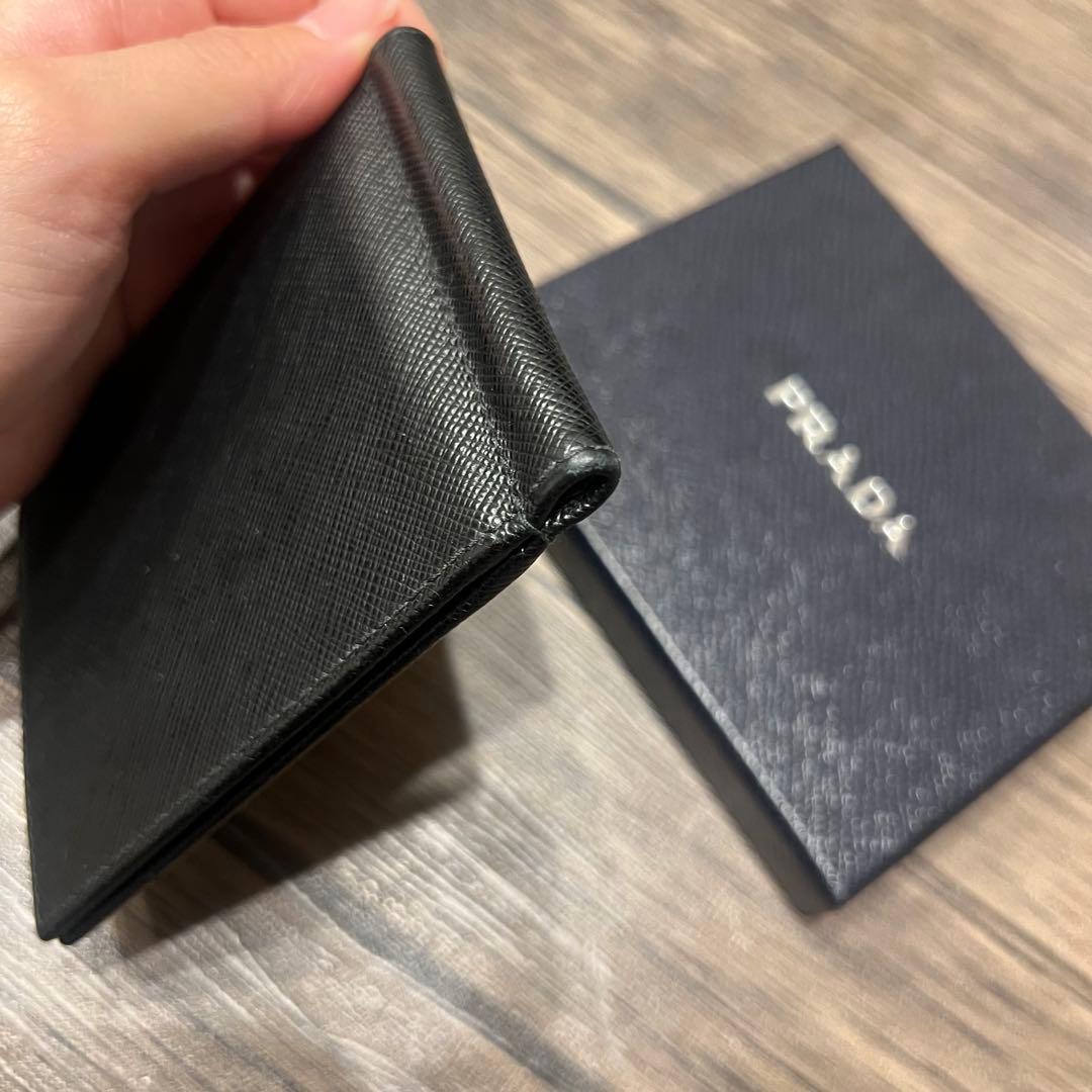 PRADA マネークリップ付きサフィアーノトライアングル　財布