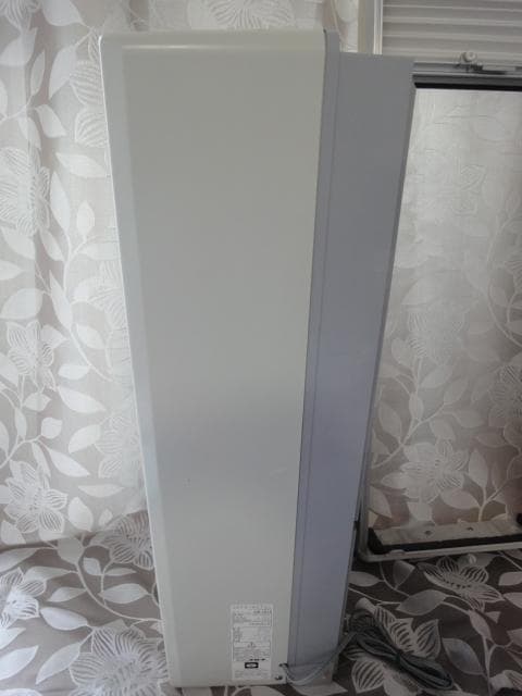 CORONAコロナ　ウインド窓用エアコン　CW-1819　2019年製(枠付き)