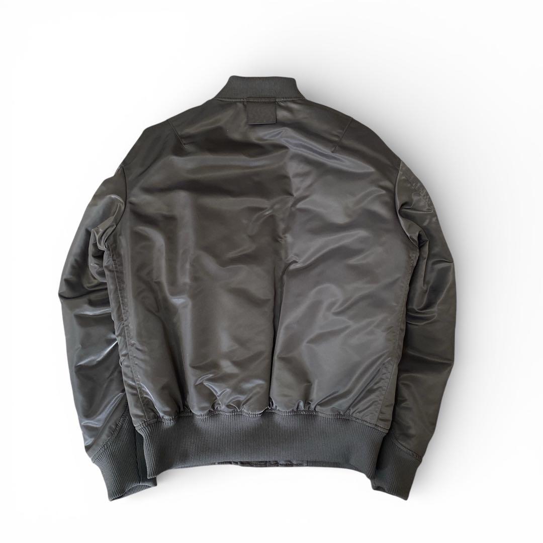 +J UNIQLO ハイブリッドダウンオーバーサイズMA-1ジャケット　グレー