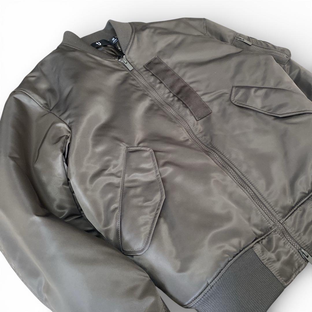 +J UNIQLO ハイブリッドダウンオーバーサイズMA-1ジャケット　グレー