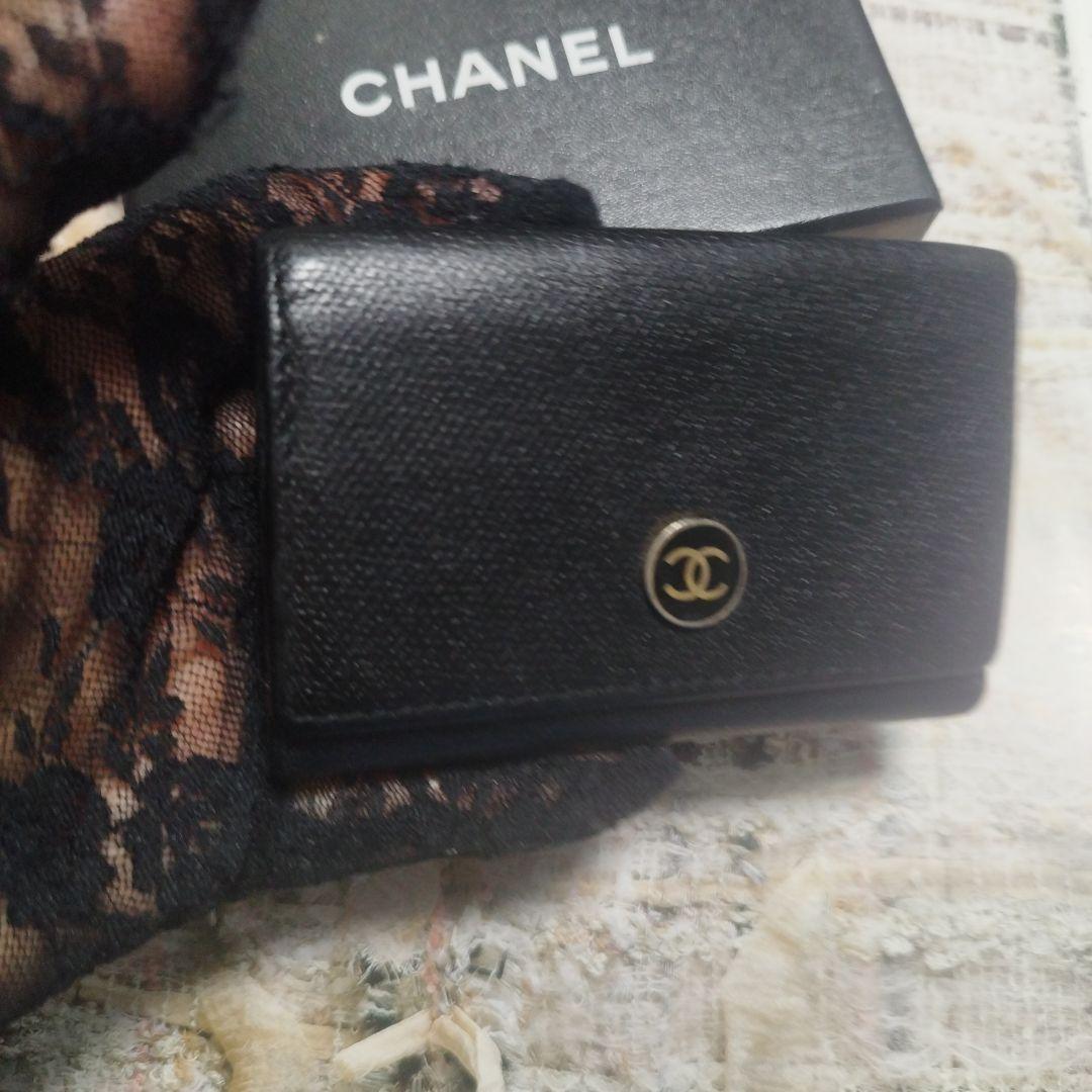 CHANEL ブラックレザーキーケース 箱付き