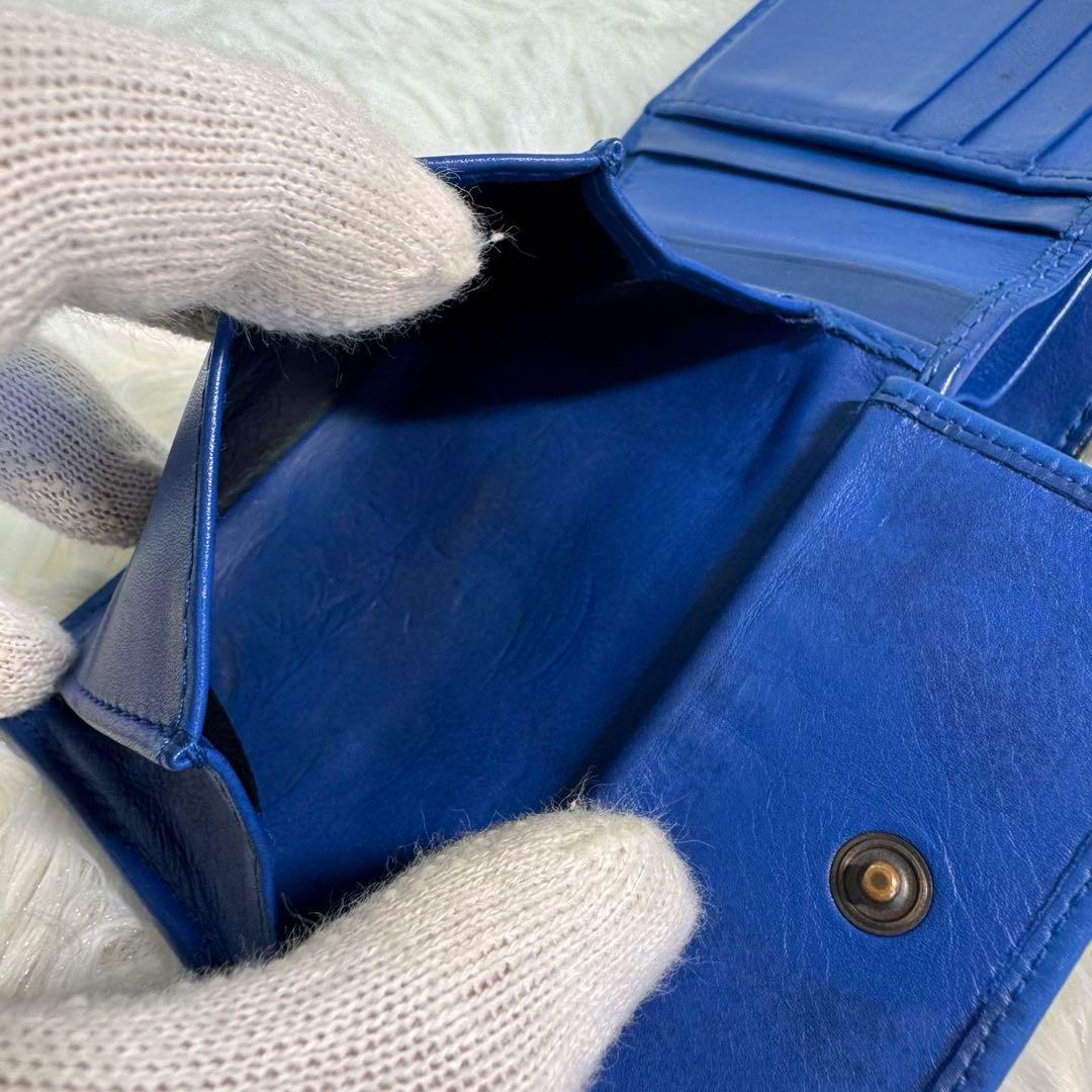 BOTTEGA VENETA 青 レザー 二つ折り財布 イントレチャート