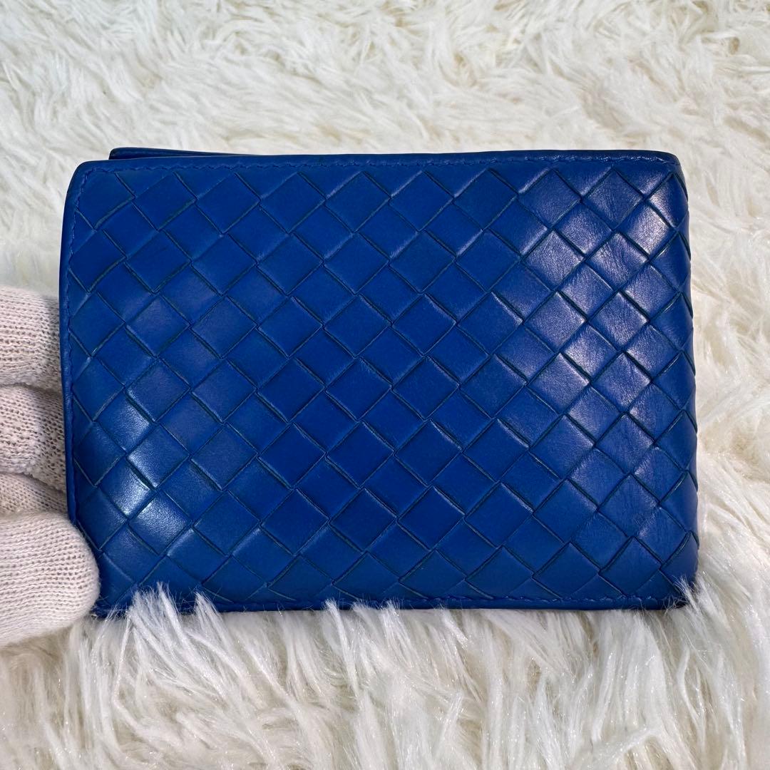 BOTTEGA VENETA 青 レザー 二つ折り財布 イントレチャート