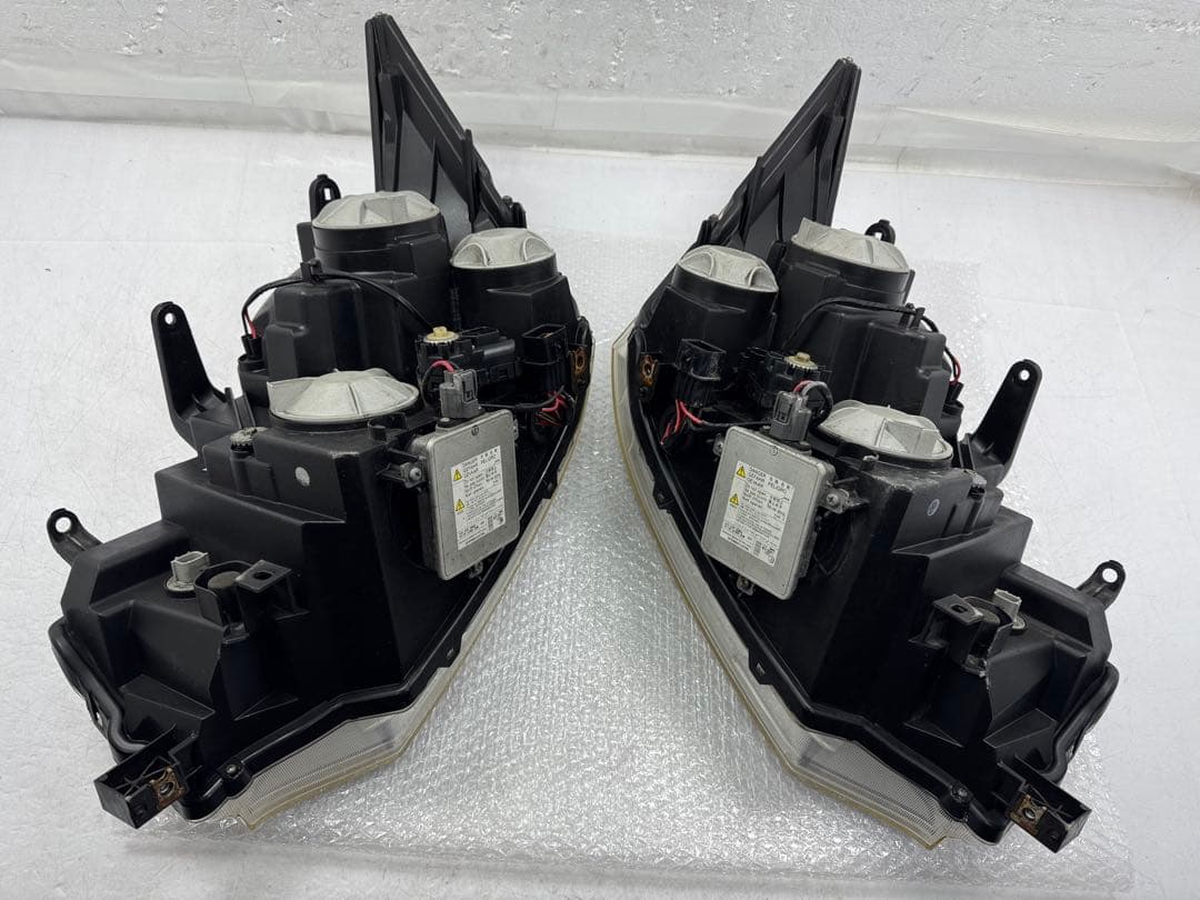 デリカD：5CV5Wヘッドライト左右レベ付 キセノン　HID