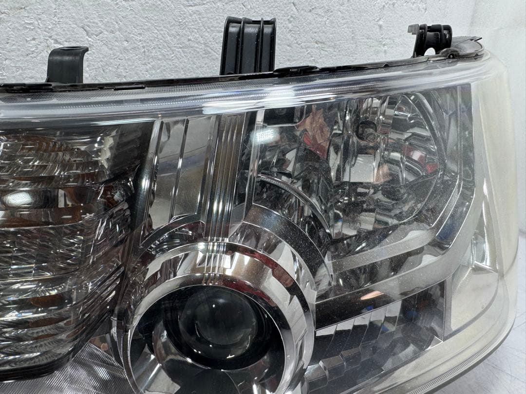 デリカD：5CV5Wヘッドライト左右レベ付 キセノン　HID