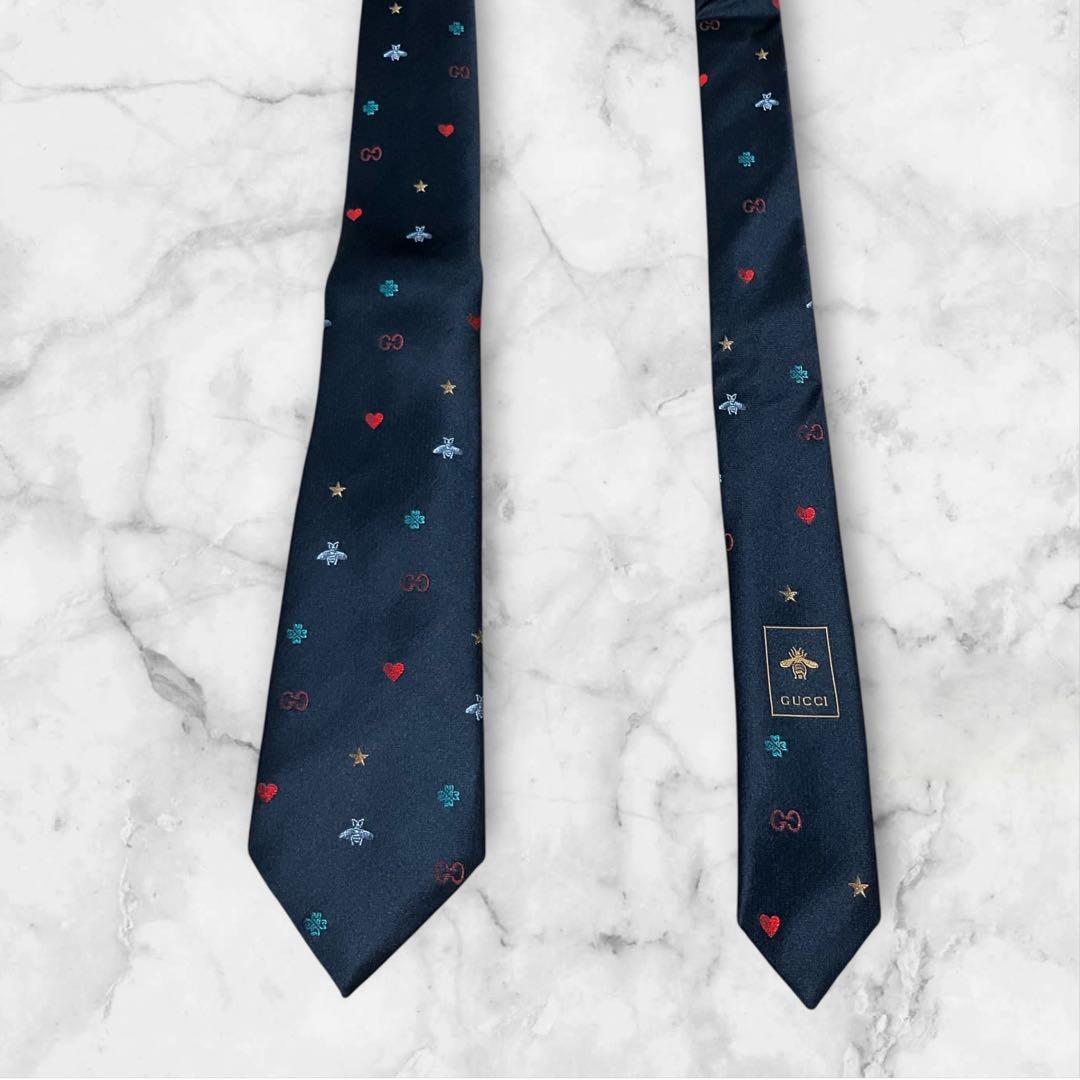 【美品】GUCCI グッチ　ネクタイ　紺　bee 蜂　シンボルズ　ハート　GG柄