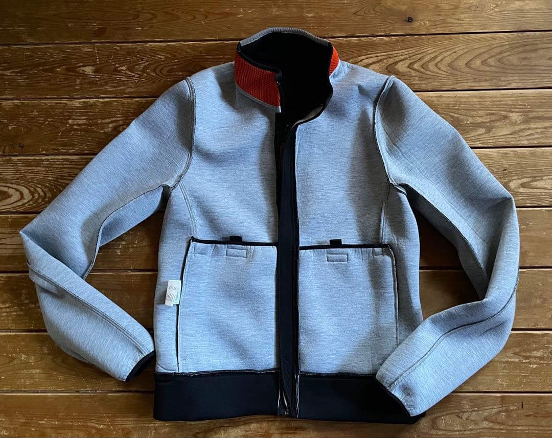 diadora HERITAG 新品　リバーシブル仕様　ジャージ　黒/グレー