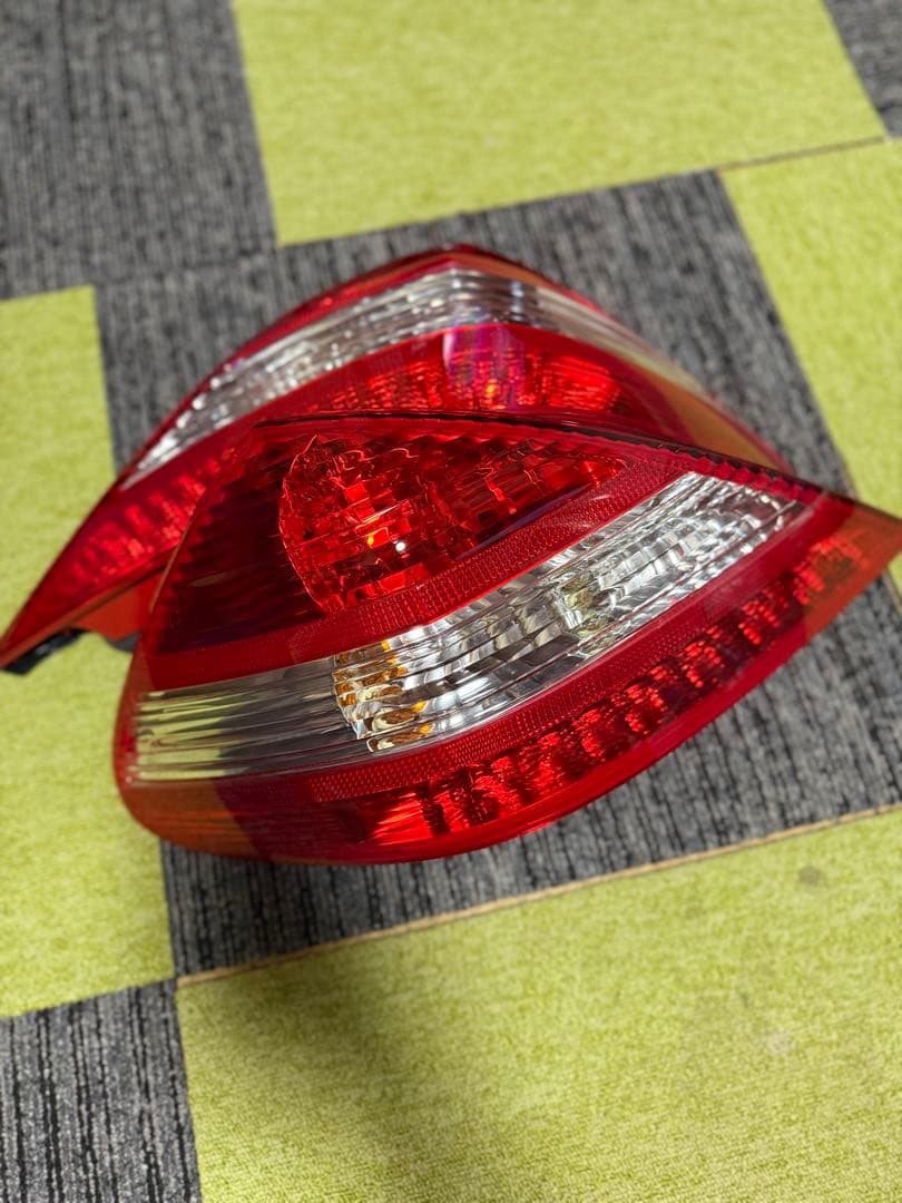 ・対応車種：メルセデス・ベンツSLクラス （R230後 期）・純正品・左右