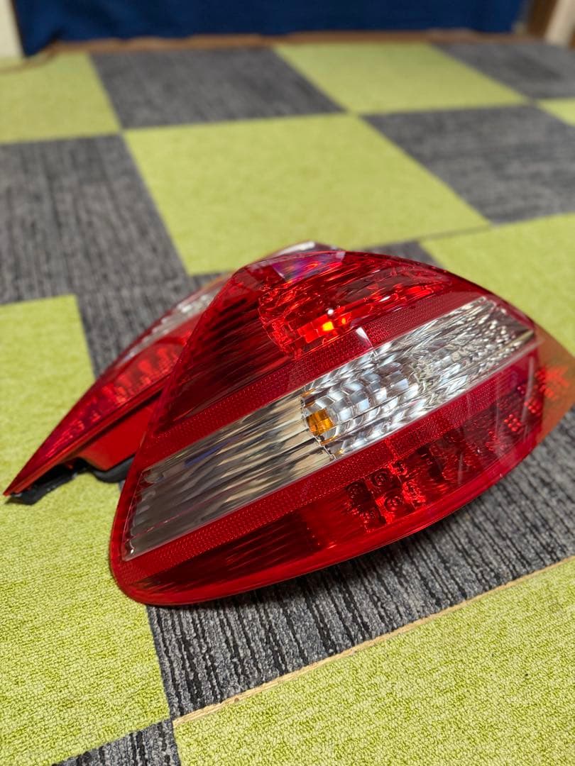 ・対応車種：メルセデス・ベンツSLクラス （R230後 期）・純正品・左右