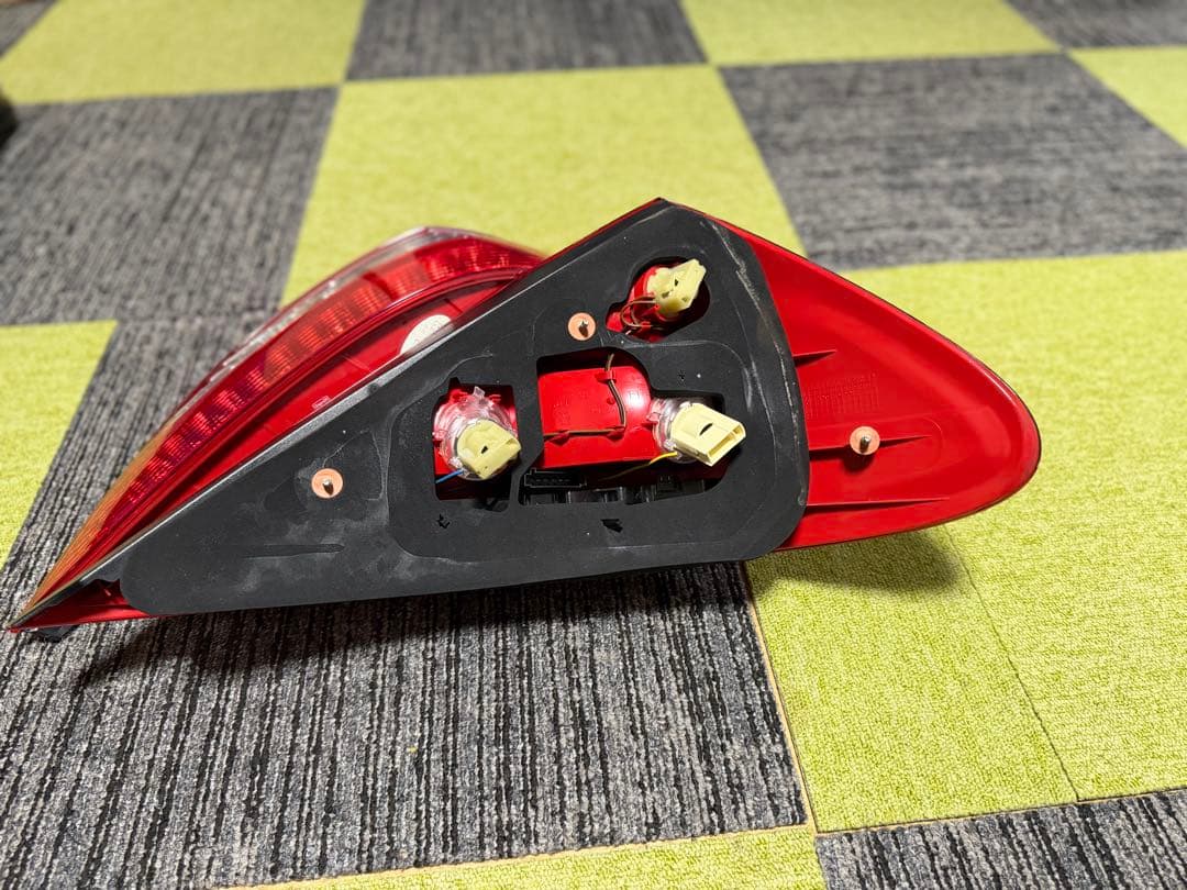 ・対応車種：メルセデス・ベンツSLクラス （R230後 期）・純正品・左右