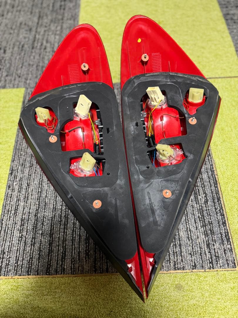 ・対応車種：メルセデス・ベンツSLクラス （R230後 期）・純正品・左右