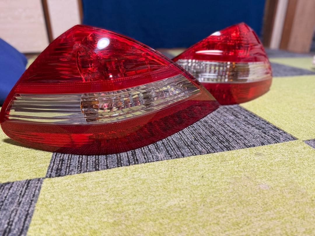 ・対応車種：メルセデス・ベンツSLクラス （R230後 期）・純正品・左右