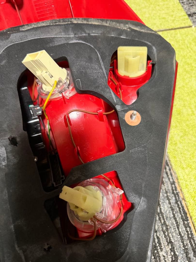 ・対応車種：メルセデス・ベンツSLクラス （R230後 期）・純正品・左右