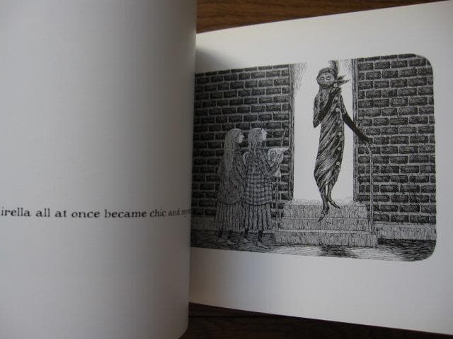 The Gilded Bat　Edward Gorey