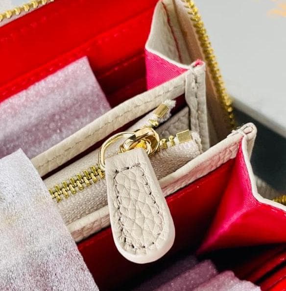 【新品！訳アリ】ヴィヴィアンウエストウッド ベージュ 長財布 55VV339