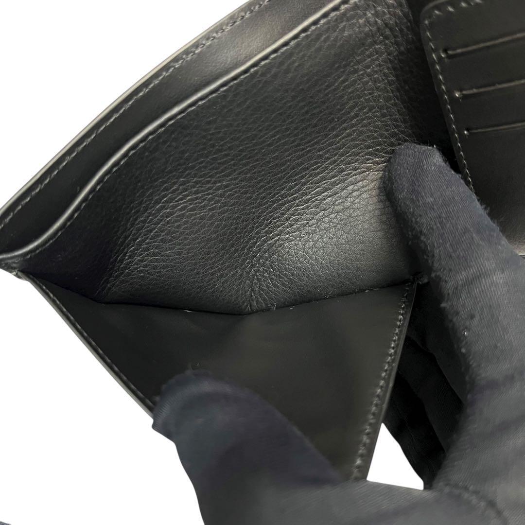 レア✨バーバリー 二つ折り財布 ロゴ刻印 レザー 大容量 ブラック 黒