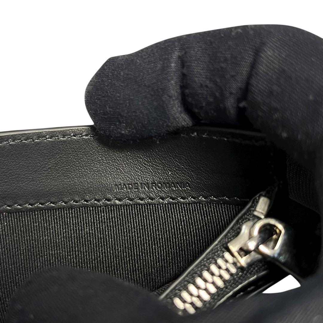 レア✨バーバリー 二つ折り財布 ロゴ刻印 レザー 大容量 ブラック 黒